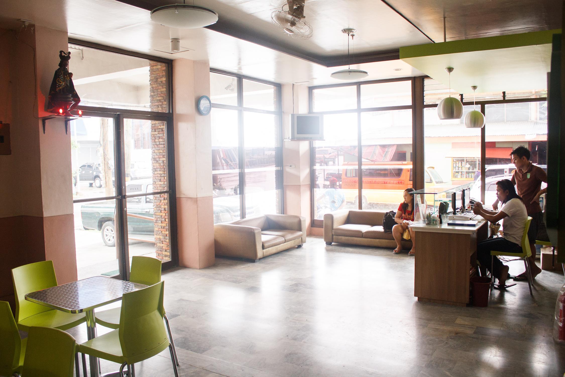 Gv Hotel - Ormoc Ngoại thất bức ảnh